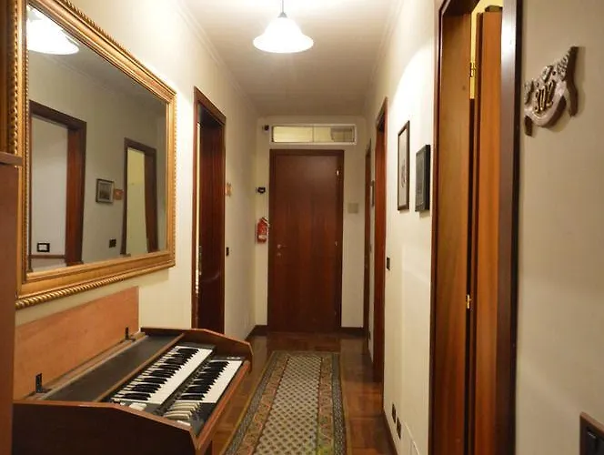 Alexis Hotel 2*